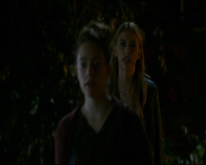 vampirediariesworld-dot-nl_TheOriginals5x04BetweenTheDevilAndTheDeepBlueSea01726.jpg