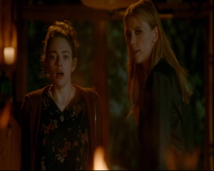 vampirediariesworld-dot-nl_TheOriginals5x04BetweenTheDevilAndTheDeepBlueSea01737.jpg