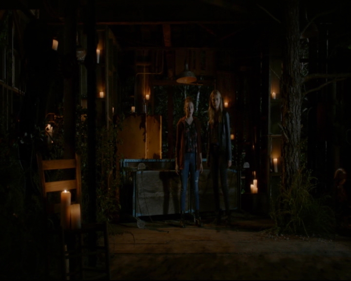 vampirediariesworld-dot-nl_TheOriginals5x04BetweenTheDevilAndTheDeepBlueSea01738.jpg