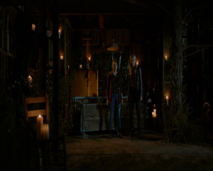 vampirediariesworld-dot-nl_TheOriginals5x04BetweenTheDevilAndTheDeepBlueSea01739.jpg