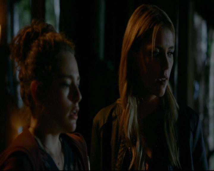 vampirediariesworld-dot-nl_TheOriginals5x04BetweenTheDevilAndTheDeepBlueSea01740.jpg