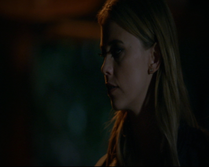 vampirediariesworld-dot-nl_TheOriginals5x04BetweenTheDevilAndTheDeepBlueSea01743.jpg