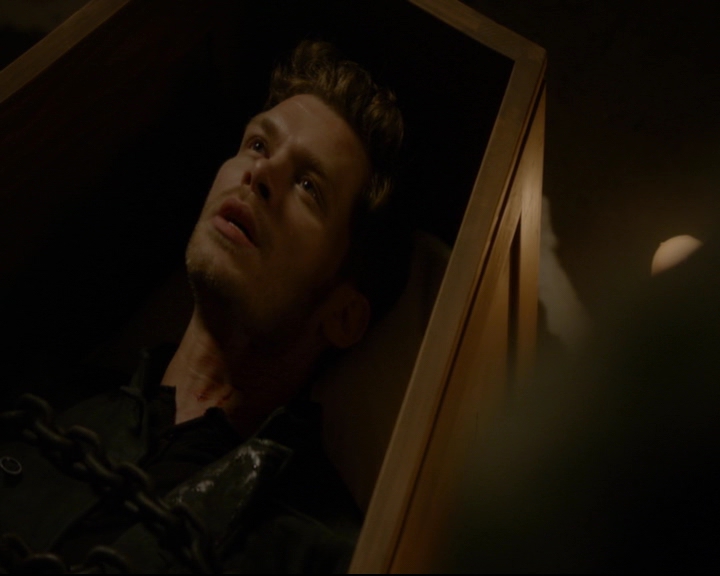 vampirediariesworld-dot-nl_TheOriginals5x04BetweenTheDevilAndTheDeepBlueSea01775.jpg