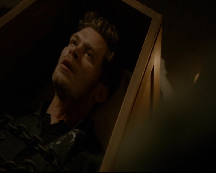 vampirediariesworld-dot-nl_TheOriginals5x04BetweenTheDevilAndTheDeepBlueSea01780.jpg