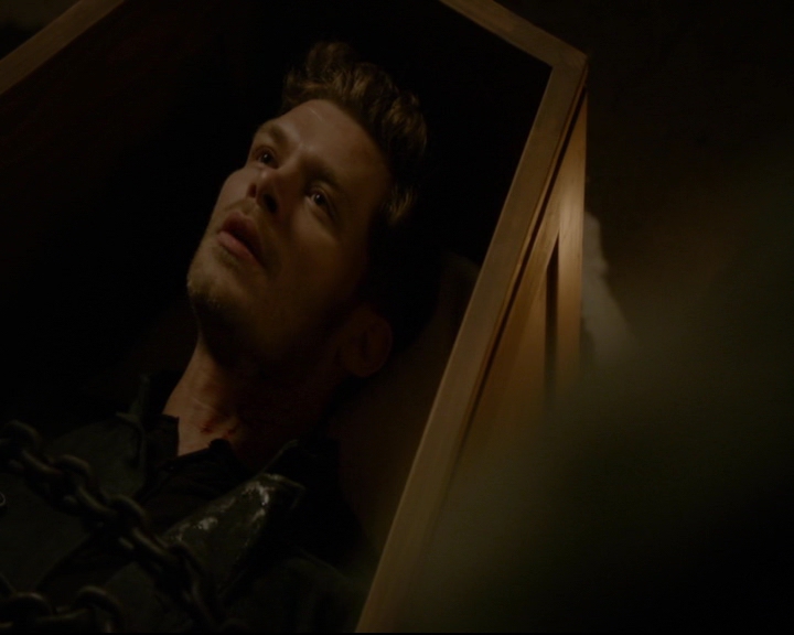 vampirediariesworld-dot-nl_TheOriginals5x04BetweenTheDevilAndTheDeepBlueSea01781.jpg