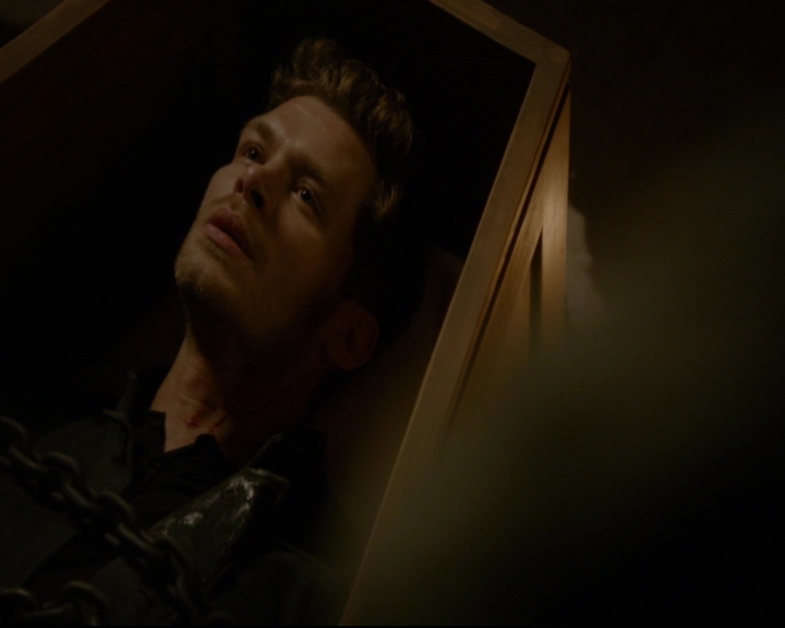 vampirediariesworld-dot-nl_TheOriginals5x04BetweenTheDevilAndTheDeepBlueSea01782.jpg