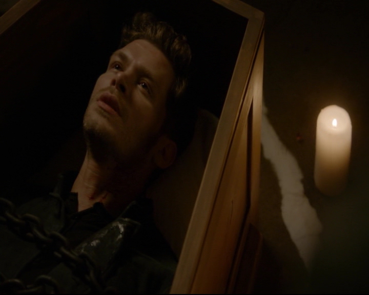 vampirediariesworld-dot-nl_TheOriginals5x04BetweenTheDevilAndTheDeepBlueSea01815.jpg