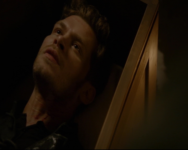 vampirediariesworld-dot-nl_TheOriginals5x04BetweenTheDevilAndTheDeepBlueSea01831.jpg