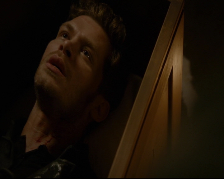 vampirediariesworld-dot-nl_TheOriginals5x04BetweenTheDevilAndTheDeepBlueSea01833.jpg