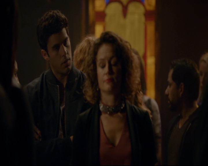 vampirediariesworld-dot-nl_TheOriginals5x04BetweenTheDevilAndTheDeepBlueSea01852.jpg