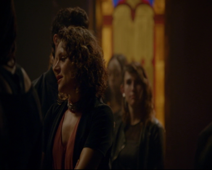 vampirediariesworld-dot-nl_TheOriginals5x04BetweenTheDevilAndTheDeepBlueSea01860.jpg