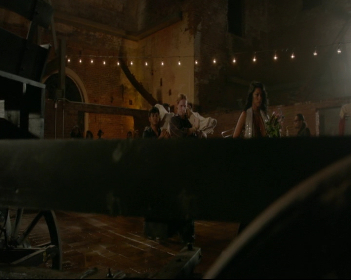 vampirediariesworld-dot-nl_TheOriginals5x04BetweenTheDevilAndTheDeepBlueSea02079.jpg