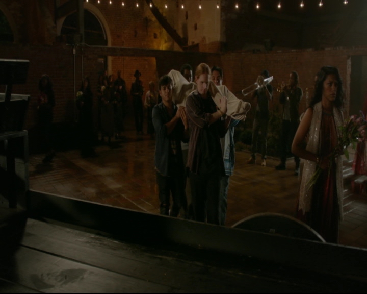 vampirediariesworld-dot-nl_TheOriginals5x04BetweenTheDevilAndTheDeepBlueSea02081.jpg