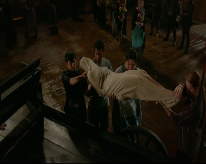 vampirediariesworld-dot-nl_TheOriginals5x04BetweenTheDevilAndTheDeepBlueSea02085.jpg