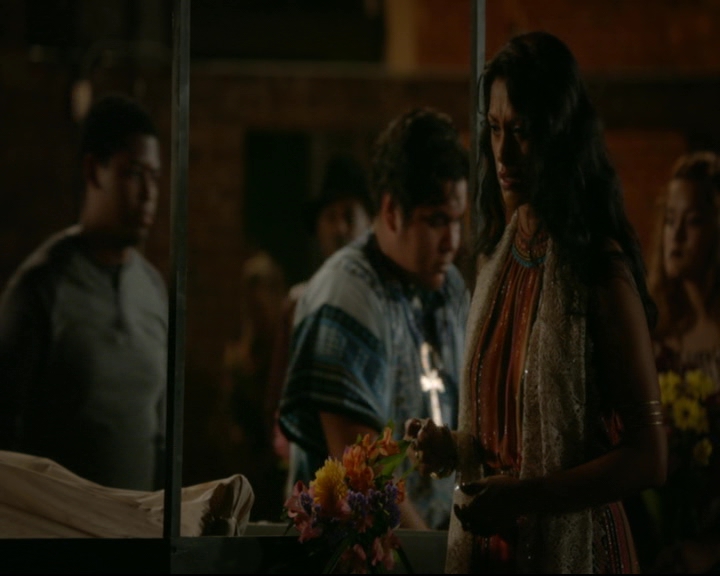 vampirediariesworld-dot-nl_TheOriginals5x04BetweenTheDevilAndTheDeepBlueSea02092.jpg