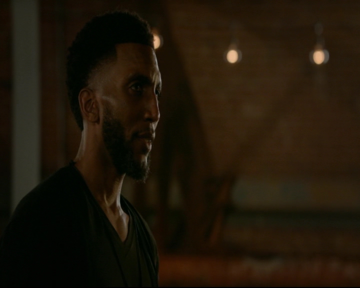 vampirediariesworld-dot-nl_TheOriginals5x04BetweenTheDevilAndTheDeepBlueSea02093.jpg