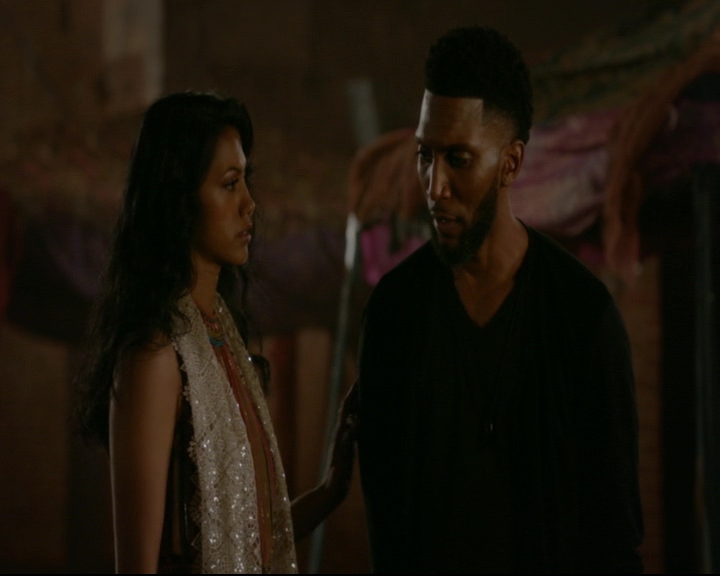 vampirediariesworld-dot-nl_TheOriginals5x04BetweenTheDevilAndTheDeepBlueSea02099.jpg