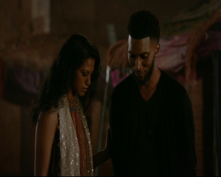 vampirediariesworld-dot-nl_TheOriginals5x04BetweenTheDevilAndTheDeepBlueSea02101.jpg