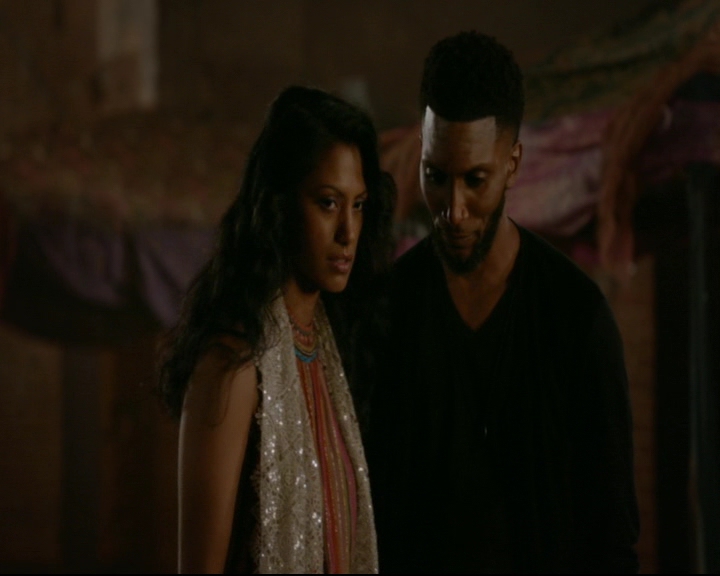 vampirediariesworld-dot-nl_TheOriginals5x04BetweenTheDevilAndTheDeepBlueSea02102.jpg