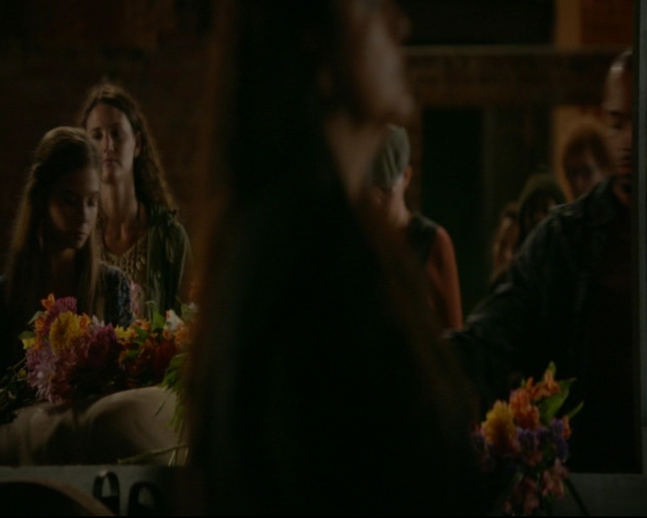 vampirediariesworld-dot-nl_TheOriginals5x04BetweenTheDevilAndTheDeepBlueSea02106.jpg