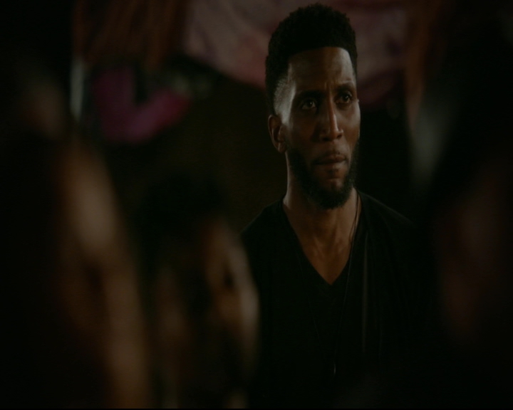 vampirediariesworld-dot-nl_TheOriginals5x04BetweenTheDevilAndTheDeepBlueSea02117.jpg