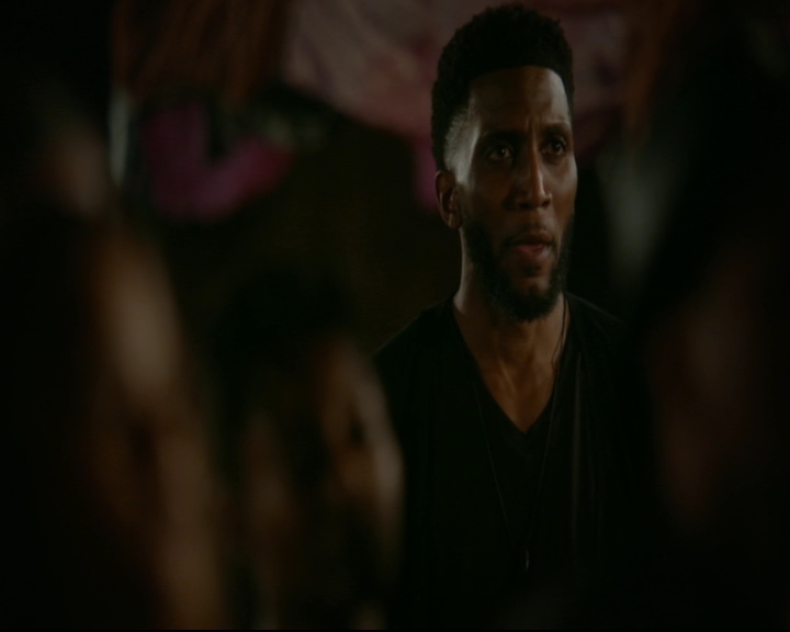 vampirediariesworld-dot-nl_TheOriginals5x04BetweenTheDevilAndTheDeepBlueSea02118.jpg