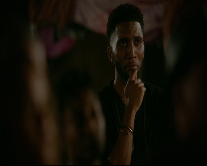 vampirediariesworld-dot-nl_TheOriginals5x04BetweenTheDevilAndTheDeepBlueSea02130.jpg