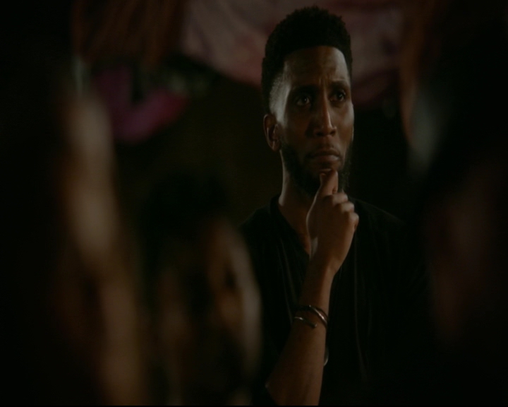 vampirediariesworld-dot-nl_TheOriginals5x04BetweenTheDevilAndTheDeepBlueSea02131.jpg