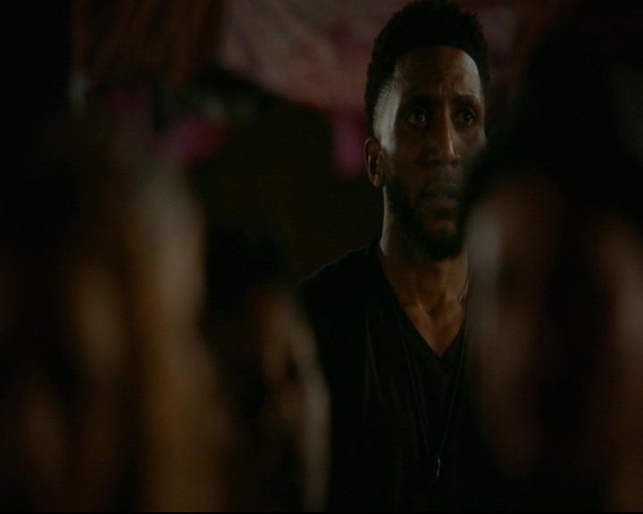 vampirediariesworld-dot-nl_TheOriginals5x04BetweenTheDevilAndTheDeepBlueSea02150.jpg