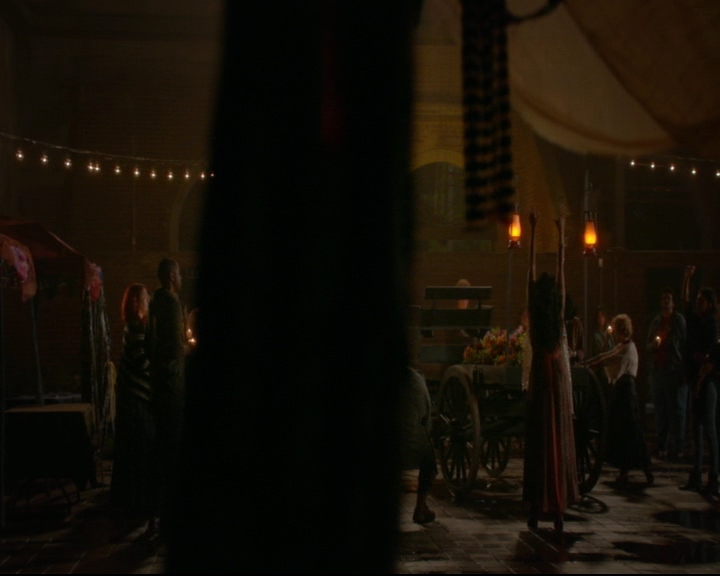 vampirediariesworld-dot-nl_TheOriginals5x04BetweenTheDevilAndTheDeepBlueSea02228.jpg