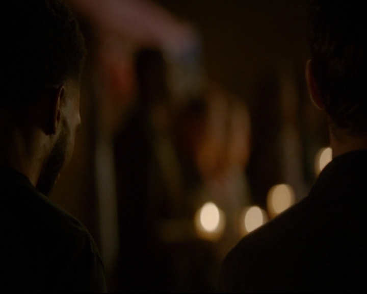 vampirediariesworld-dot-nl_TheOriginals5x04BetweenTheDevilAndTheDeepBlueSea02238.jpg