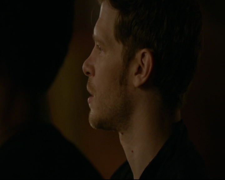 vampirediariesworld-dot-nl_TheOriginals5x04BetweenTheDevilAndTheDeepBlueSea02249.jpg