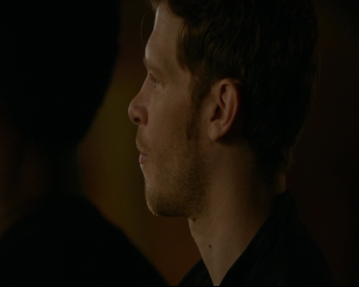 vampirediariesworld-dot-nl_TheOriginals5x04BetweenTheDevilAndTheDeepBlueSea02250.jpg