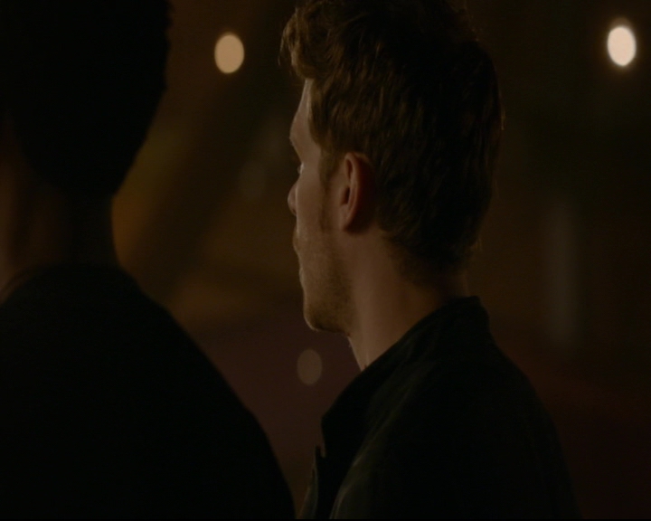 vampirediariesworld-dot-nl_TheOriginals5x04BetweenTheDevilAndTheDeepBlueSea02258.jpg