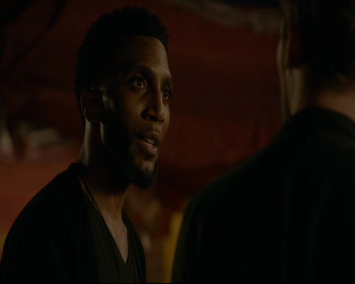 vampirediariesworld-dot-nl_TheOriginals5x04BetweenTheDevilAndTheDeepBlueSea02261.jpg