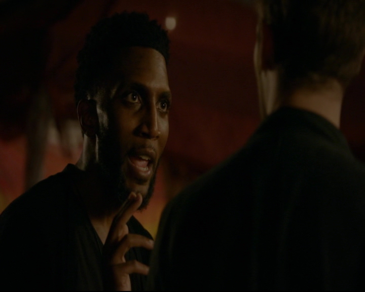 vampirediariesworld-dot-nl_TheOriginals5x04BetweenTheDevilAndTheDeepBlueSea02266.jpg