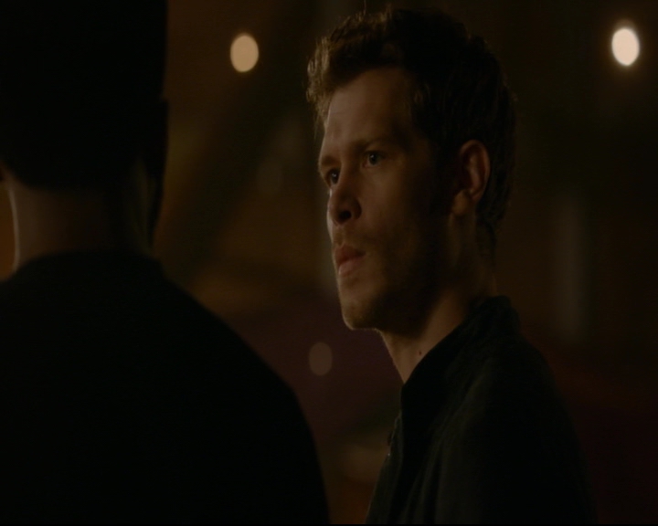 vampirediariesworld-dot-nl_TheOriginals5x04BetweenTheDevilAndTheDeepBlueSea02268.jpg