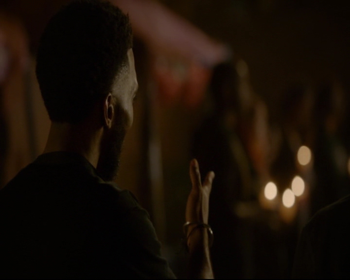 vampirediariesworld-dot-nl_TheOriginals5x04BetweenTheDevilAndTheDeepBlueSea02270.jpg