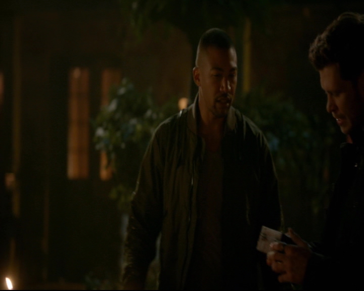 vampirediariesworld-dot-nl_TheOriginals5x04BetweenTheDevilAndTheDeepBlueSea02329.jpg