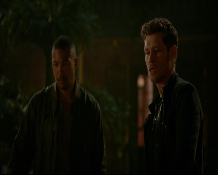 vampirediariesworld-dot-nl_TheOriginals5x04BetweenTheDevilAndTheDeepBlueSea02332.jpg