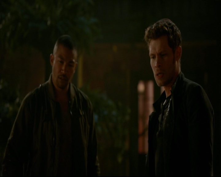 vampirediariesworld-dot-nl_TheOriginals5x04BetweenTheDevilAndTheDeepBlueSea02333.jpg