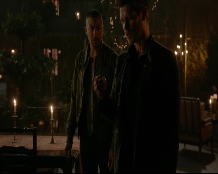 vampirediariesworld-dot-nl_TheOriginals5x04BetweenTheDevilAndTheDeepBlueSea02343.jpg