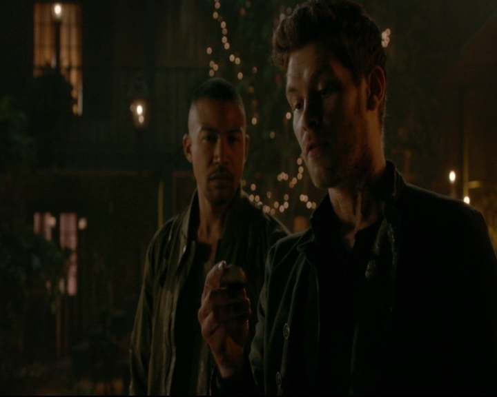 vampirediariesworld-dot-nl_TheOriginals5x04BetweenTheDevilAndTheDeepBlueSea02346.jpg