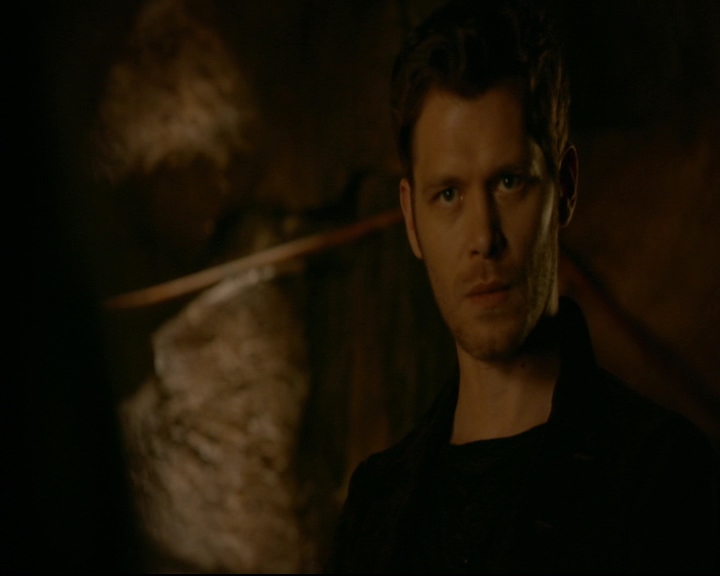 vampirediariesworld-dot-nl_TheOriginals5x05DontItJustBreakYourHeart00146.jpg