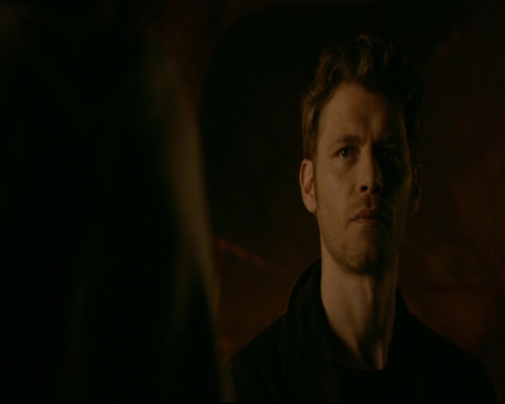 vampirediariesworld-dot-nl_TheOriginals5x05DontItJustBreakYourHeart00160.jpg