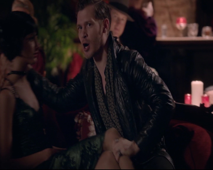 vampirediariesworld-dot-nl_TheOriginals5x05DontItJustBreakYourHeart00210.jpg