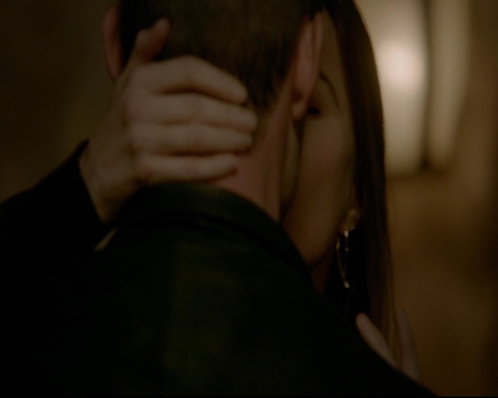 vampirediariesworld-dot-nl_TheOriginals5x05DontItJustBreakYourHeart00342.jpg