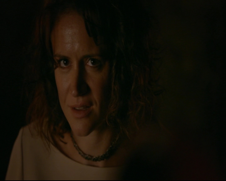 vampirediariesworld-dot-nl_TheOriginals5x05DontItJustBreakYourHeart01029.jpg