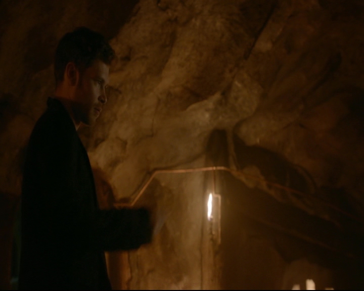 vampirediariesworld-dot-nl_TheOriginals5x05DontItJustBreakYourHeart01035.jpg