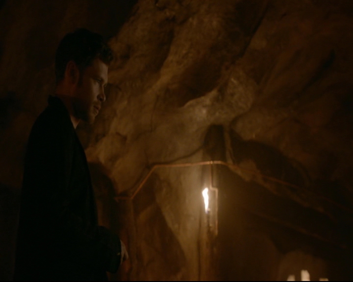 vampirediariesworld-dot-nl_TheOriginals5x05DontItJustBreakYourHeart01036.jpg